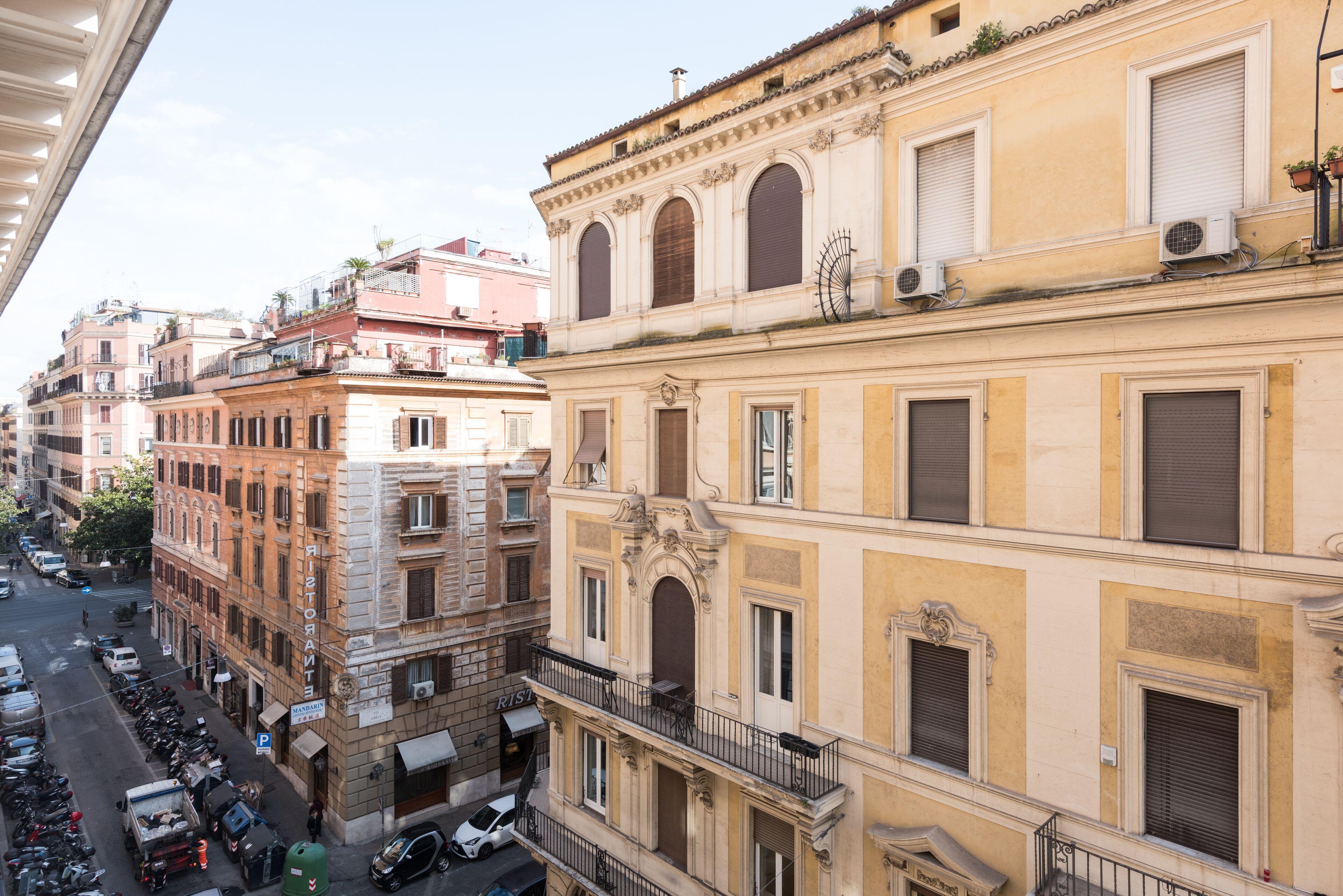 Circle In The Square — Photos 1